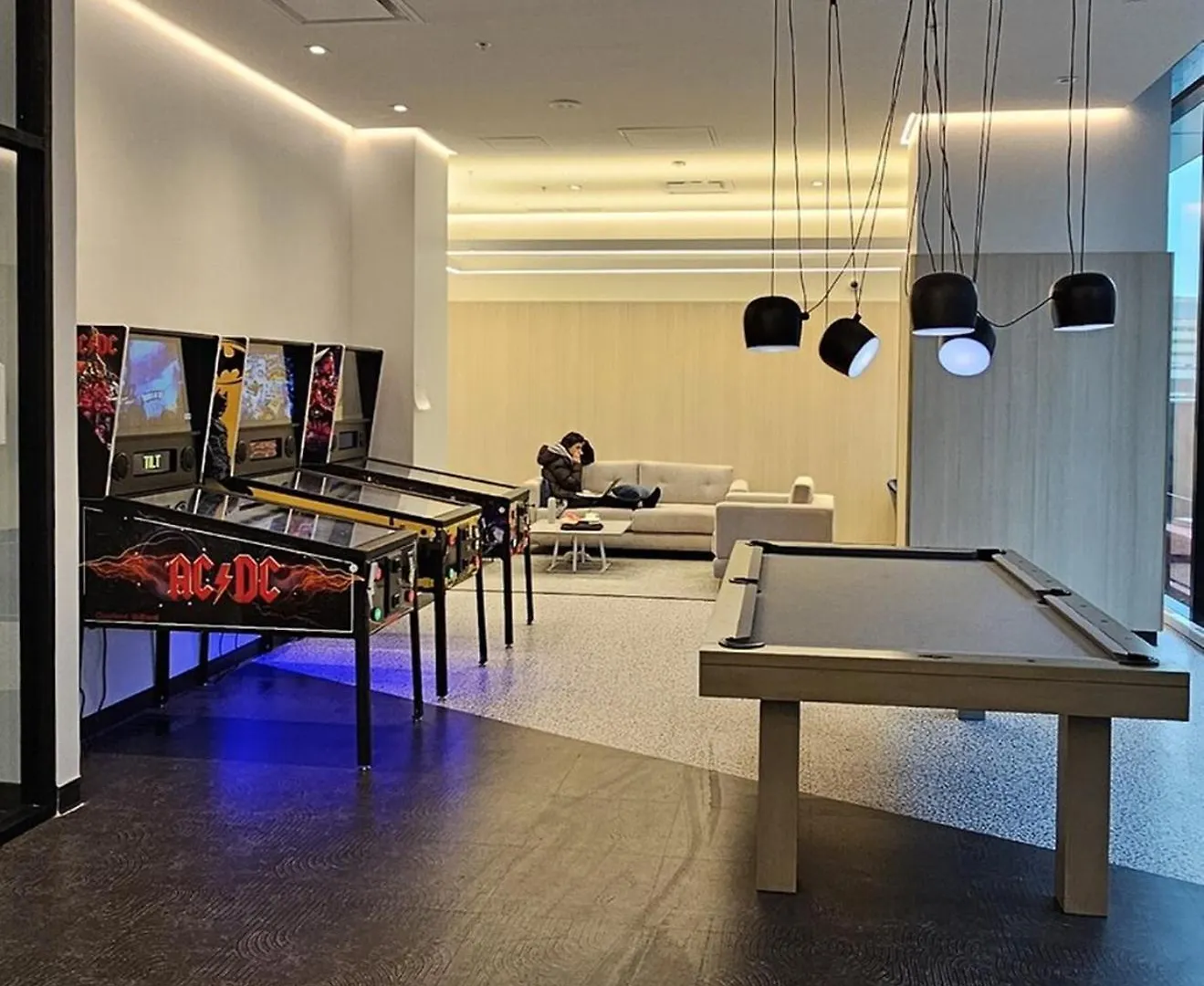 Sky Bridge Spectacular Apartment Montreal