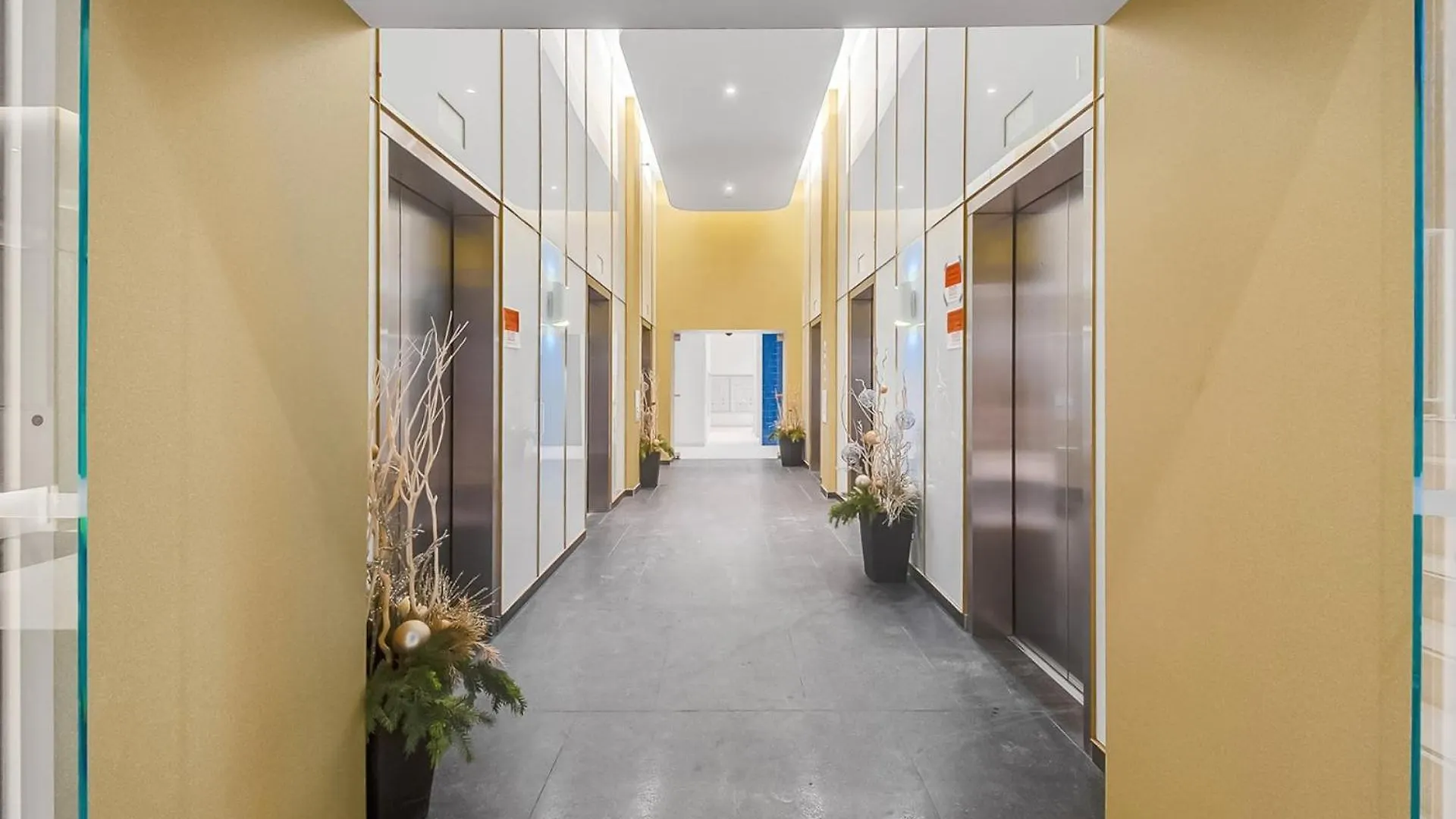 Sky Bridge Spectacular Apartment Montreal