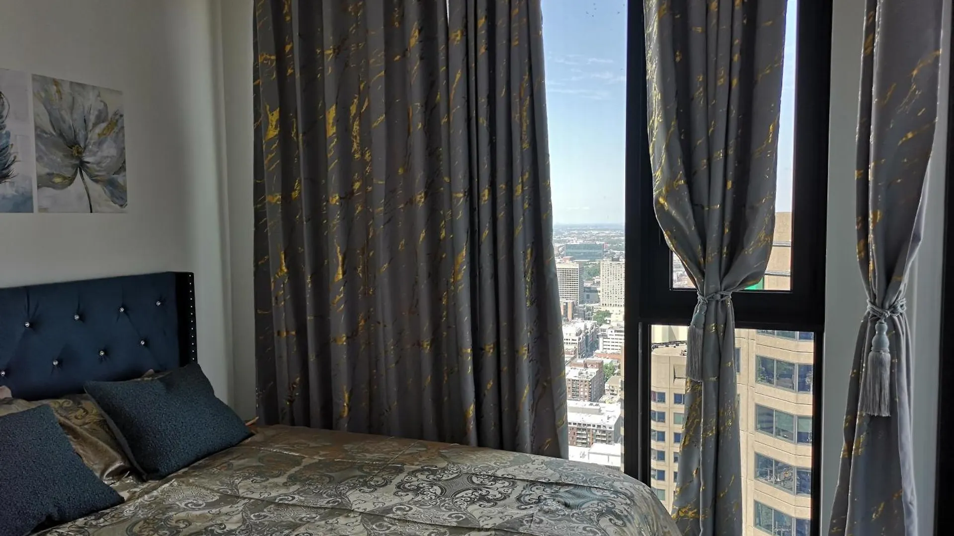 Sky Bridge Spectacular Apartment Montreal