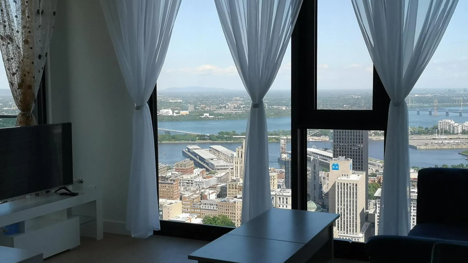 Sky Bridge Spectacular Apartment Montreal 0*,  Canada